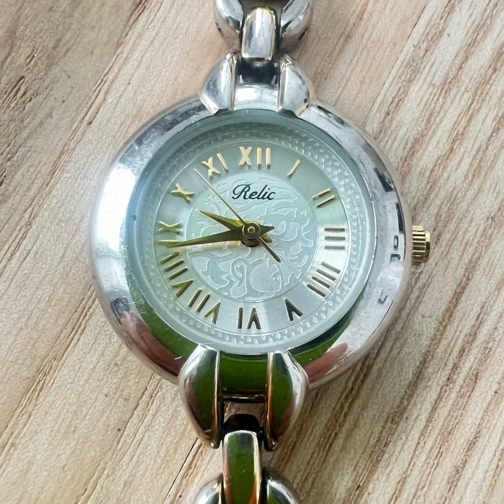 Relic ladies two toned bracelet watch NEW BATTERY